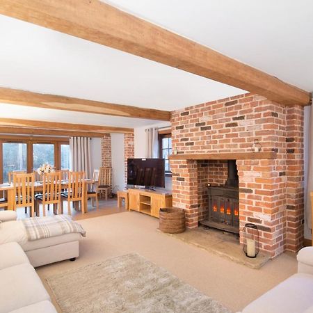 The Roost Group - The Coach House - Hot Tub Villa Gravesend Eksteriør bilde