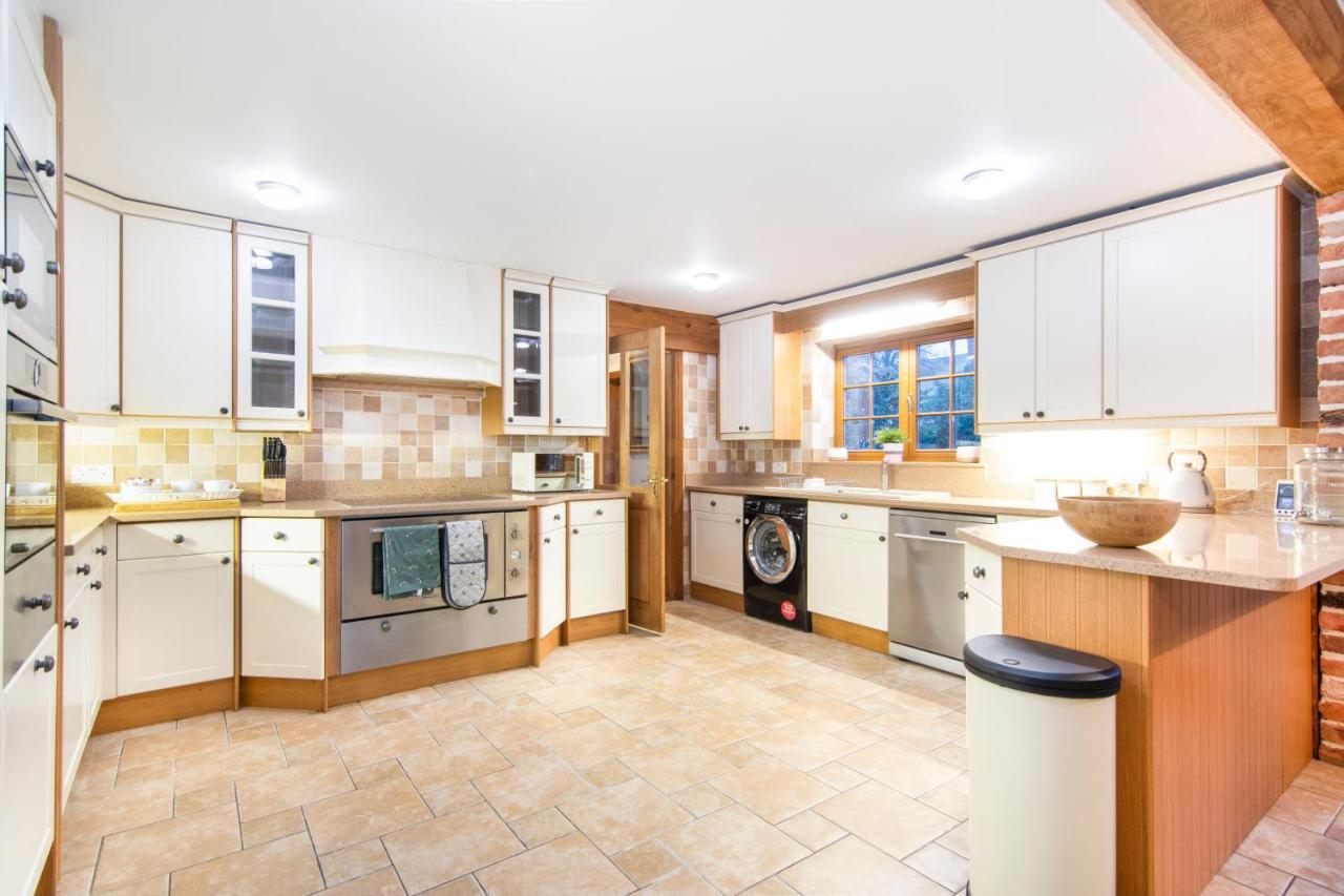 The Roost Group - The Coach House - Hot Tub Villa Gravesend Eksteriør bilde