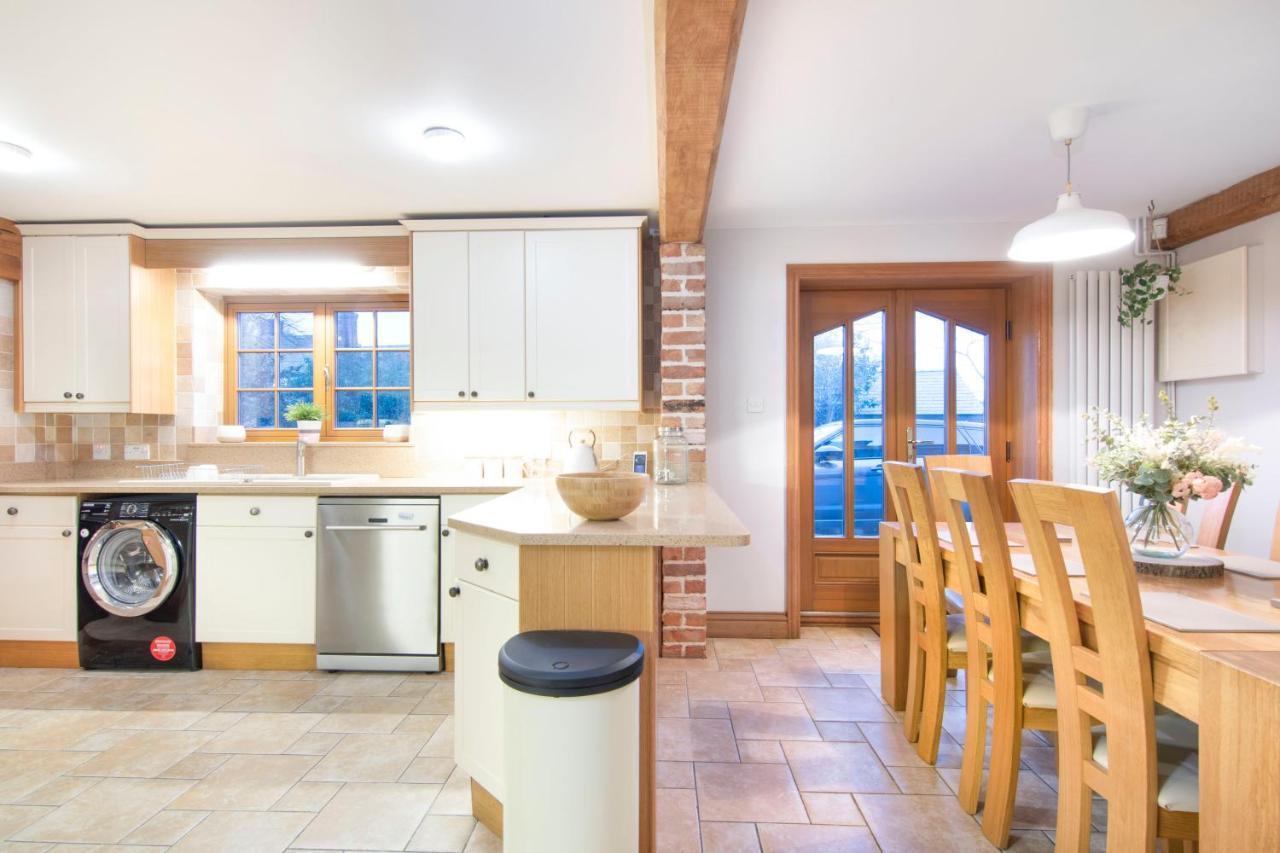 The Roost Group - The Coach House - Hot Tub Villa Gravesend Eksteriør bilde