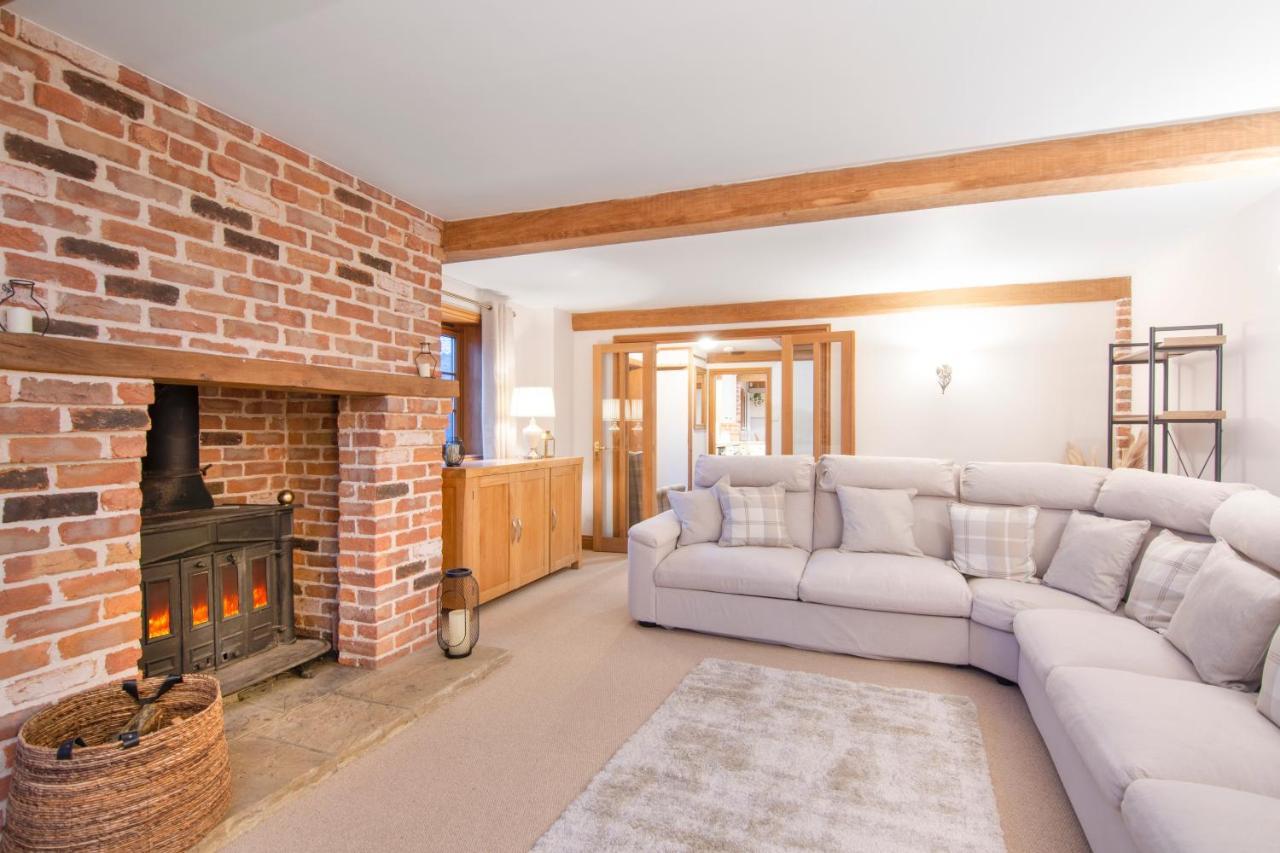 The Roost Group - The Coach House - Hot Tub Villa Gravesend Eksteriør bilde